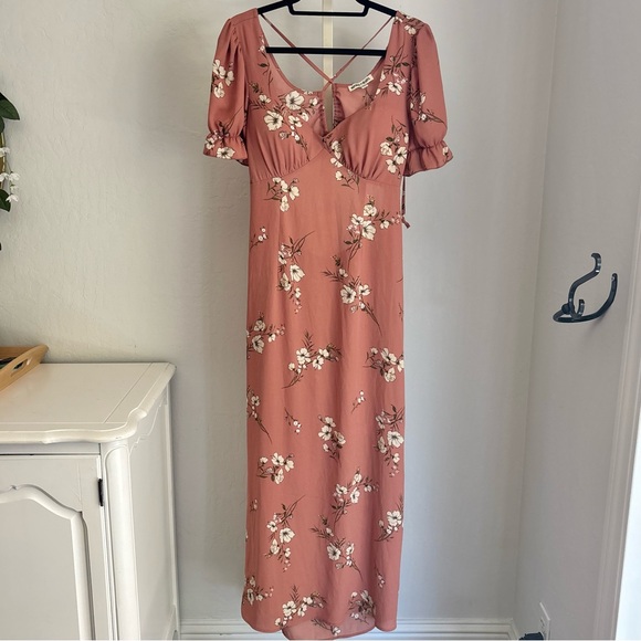 Inspired Hearts Soft Coral Scattered Floral Open Back Puff Sleeve Maxi Dress NWT - Picture 12 of 13